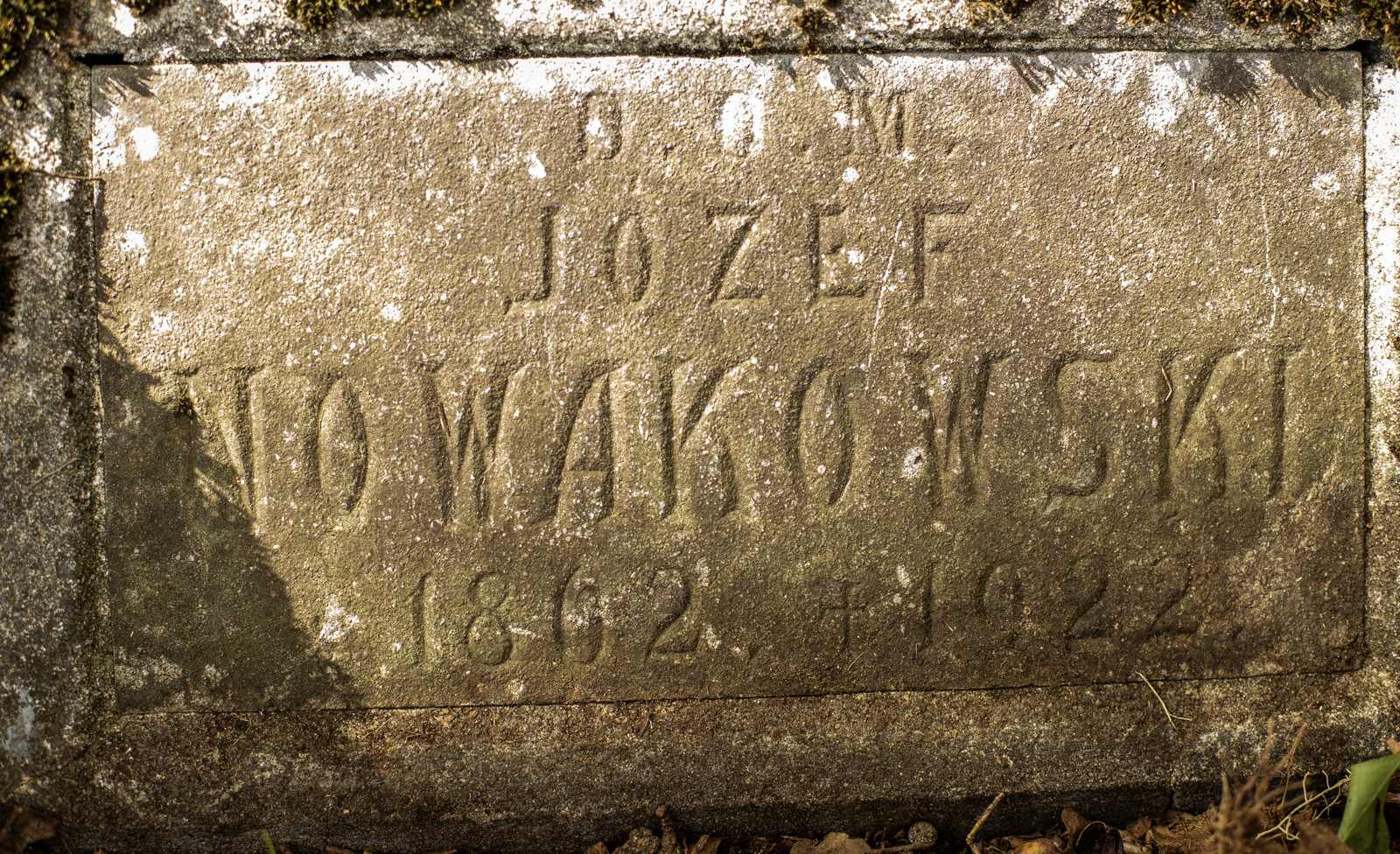 Nagrobek: Józef Nowakowski
