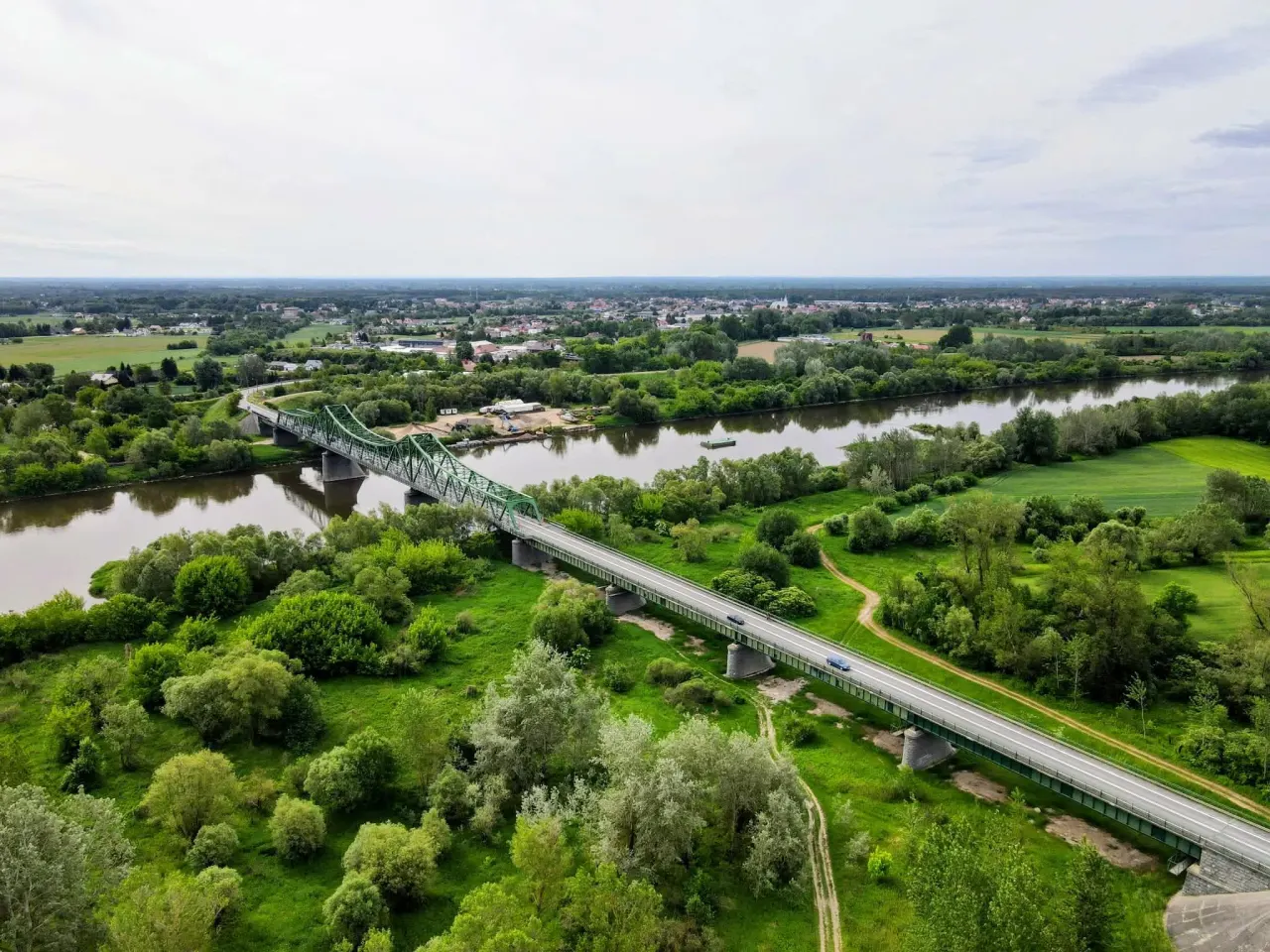 Panorama Szczucina z mostem na Wiśle
